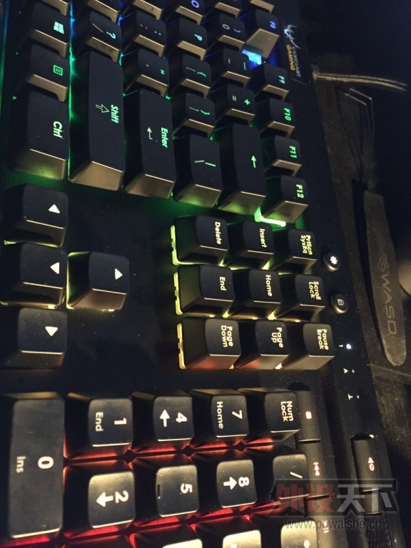 ���Ϻ��������� K70 RGB ���� 9�� 1200��˳���