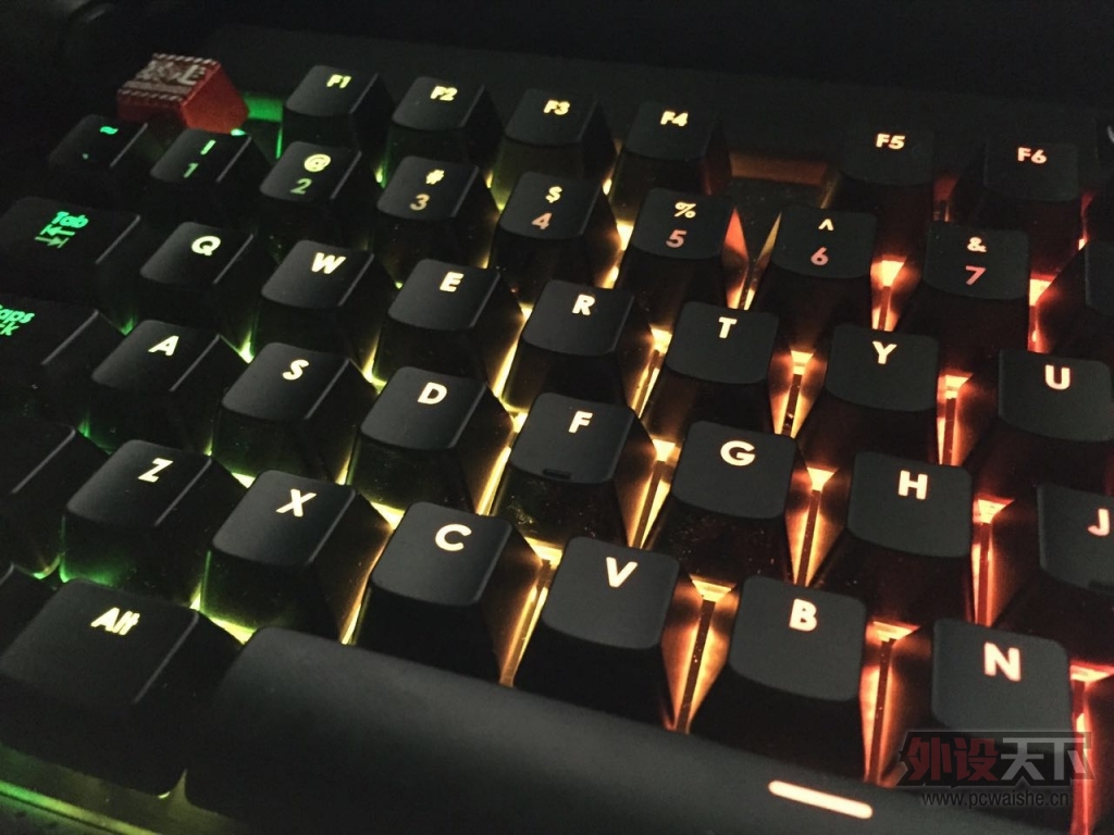 ���Ϻ��������� K70 RGB ���� 9�� 1200��˳���