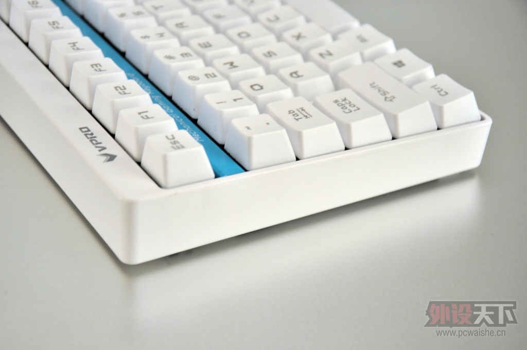 199Ԫ����С�� �װ�V500�����е���̰�ɫ��ͼ��