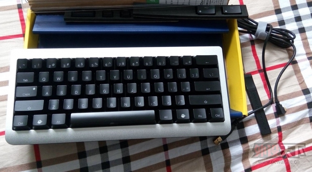 ����������ducky mini ���Ǻ��ᣬ������VA87M�����̵ƣ�9,5��