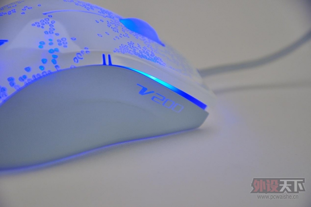 99Ԫ�� �װ�V200�羺��Ϸ����ɫ������