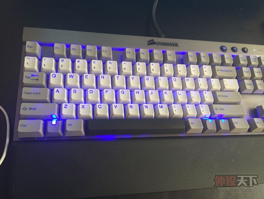 �����ݡ������ۣ�K70��ɫ����� ����TT��� ��������� �����޼�����