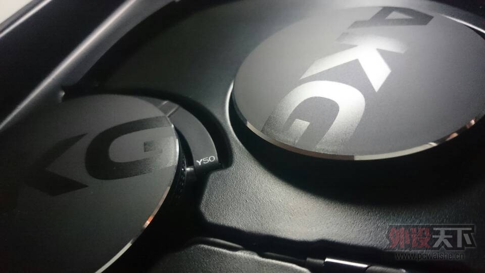 ��ɽ��������    akg y50