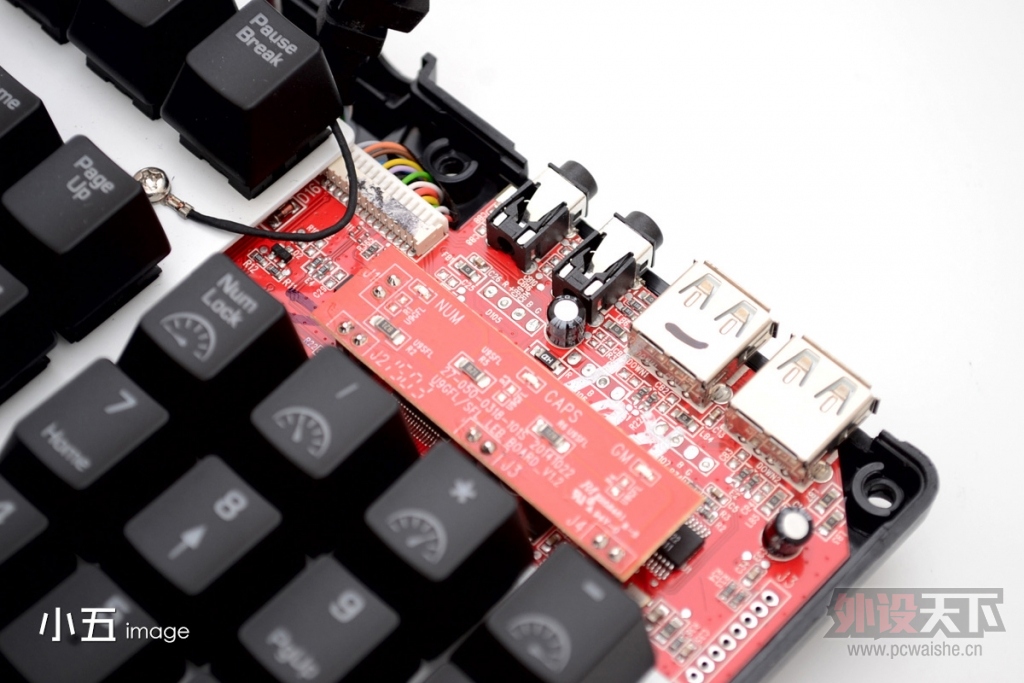 [С��ԭ��] ��ƿ�¾�Ҳ���ˡ���Qpad MK-90 RGB�����е����