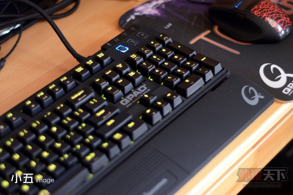 [С��ԭ��] ��ƿ�¾�Ҳ���ˡ���Qpad MK-90 RGB�����е����