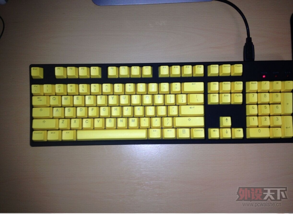 ���㽭��ikbc��͸��pbt108��ɫ��ñ 180 ����