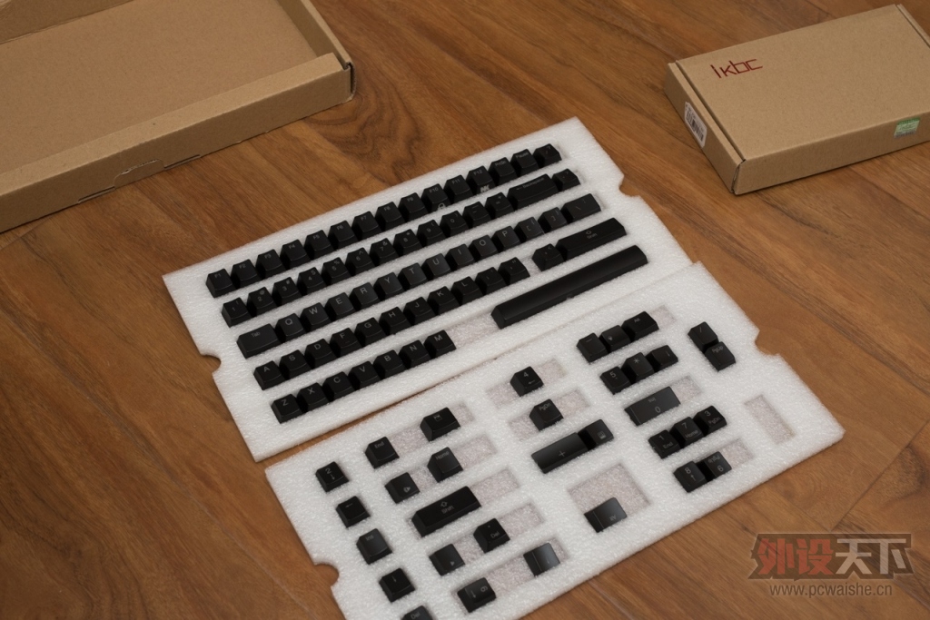 �����ա�2��ȫ�� DUCKY ����͸���ñ ���300Ԫ