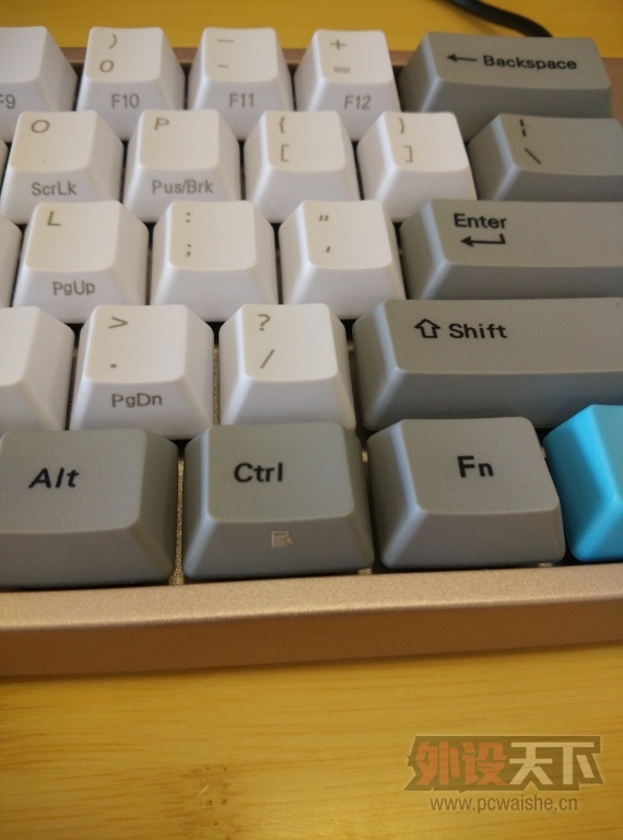 ��ɫ��������