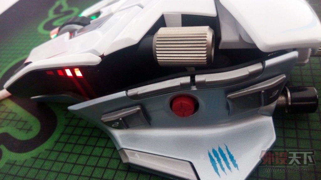 ��֣�ݡ����ѿ��°�MMO7ѩħ ����9��+