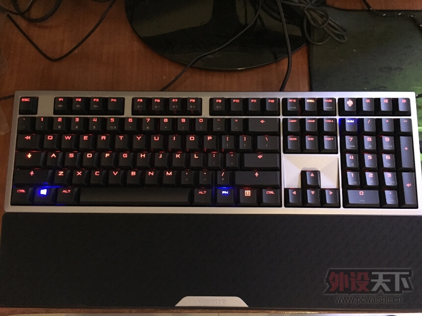 QQ��ͼ20150613233923.jpg