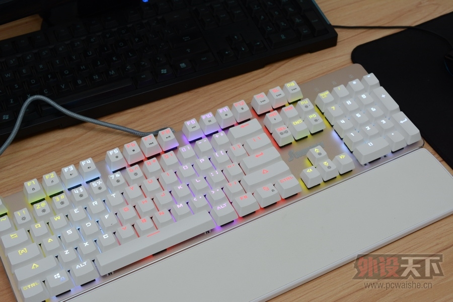 ���ò�˵���ǱȽ����� һ��RGB��е