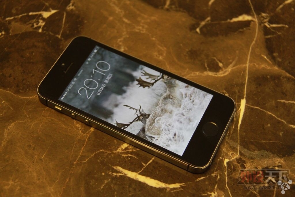 ����������һ��iPhone 5s 16G ��ɫ ���� ��ͨ�� A1528 ��˵Ʊȫ δ���� 2300����