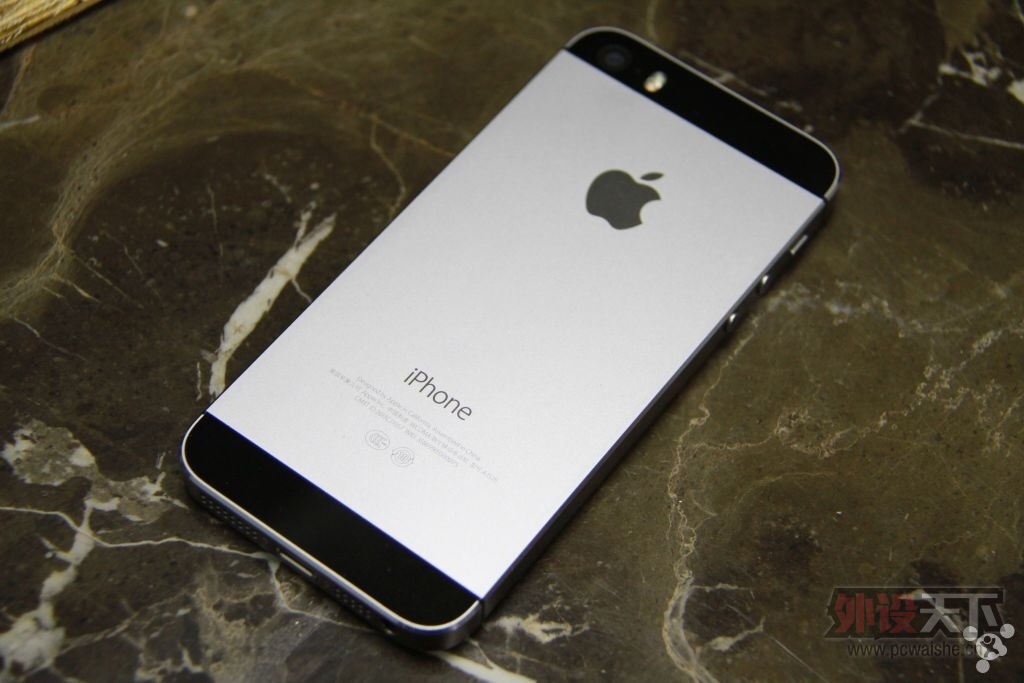 ����������һ��iPhone 5s 16G ��ɫ ���� ��ͨ�� A1528 ��˵Ʊȫ δ���� 2300����