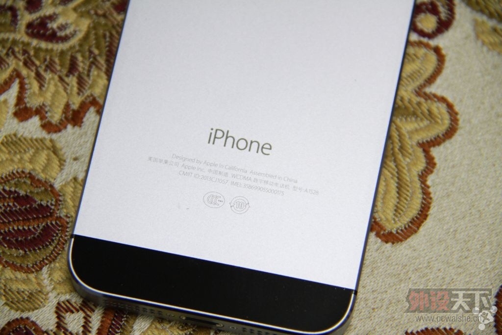 ����������һ��iPhone 5s 16G ��ɫ ���� ��ͨ�� A1528 ��˵Ʊȫ δ���� 2300����