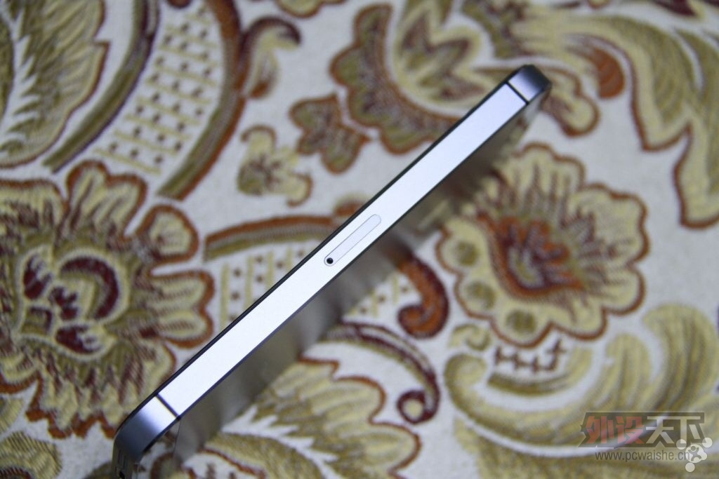 ����������һ��iPhone 5s 16G ��ɫ ���� ��ͨ�� A1528 ��˵Ʊȫ δ���� 2300����