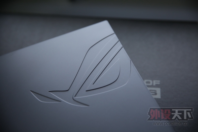 ASUS ˶ ROG GR8 PC