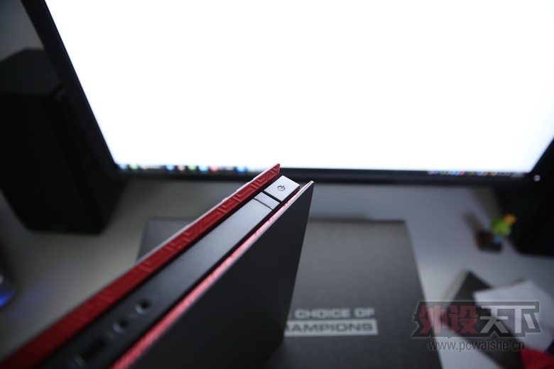 ASUS ˶ ROG GR8 PC