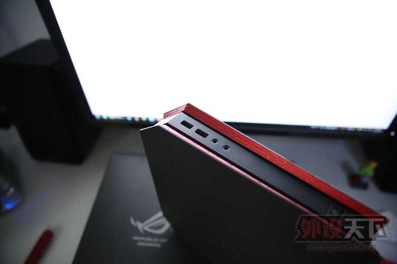 ASUS ˶ ROG GR8 PC