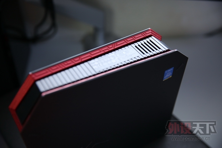 ASUS ˶ ROG GR8 PC