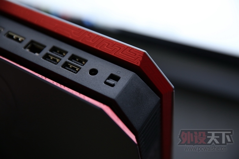 ASUS ˶ ROG GR8 PC