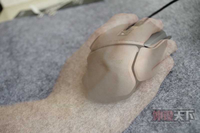 ����С�ֶԼ�¿007������