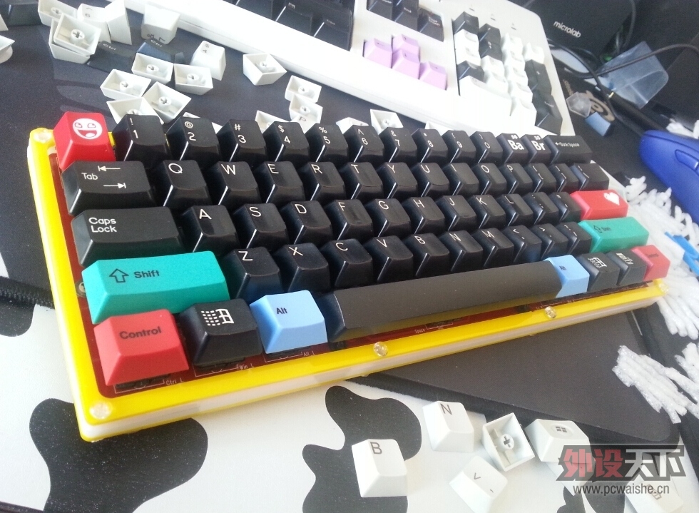 140051pu8fjfg997nq9uj7.jpg