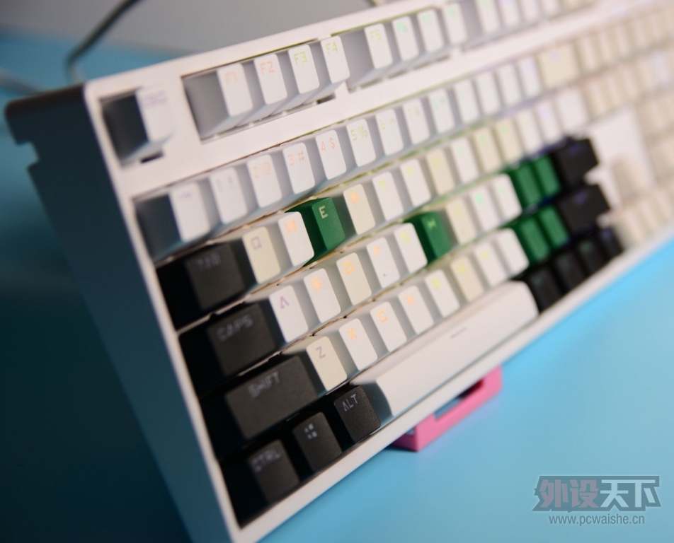 ����֮�硪��EverGlide˫ɫPBT͸��.��ɫPBT��ñͼ��