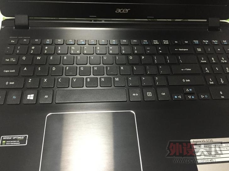 �����졿�곞V5-573�߷ֱ�����Ļ�ʼǱ���װSSD���ڴ�