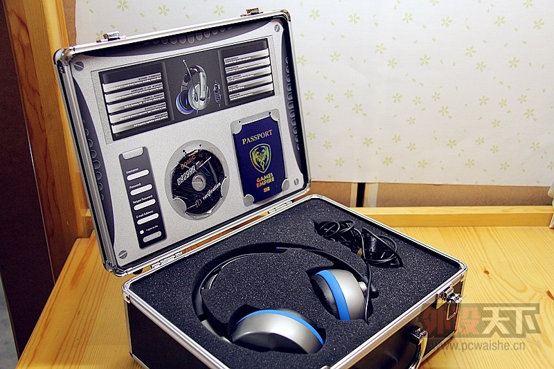 ��������˶����G989HD ����7.1�����𶯶���ͷ��ʽ��Ϸ����