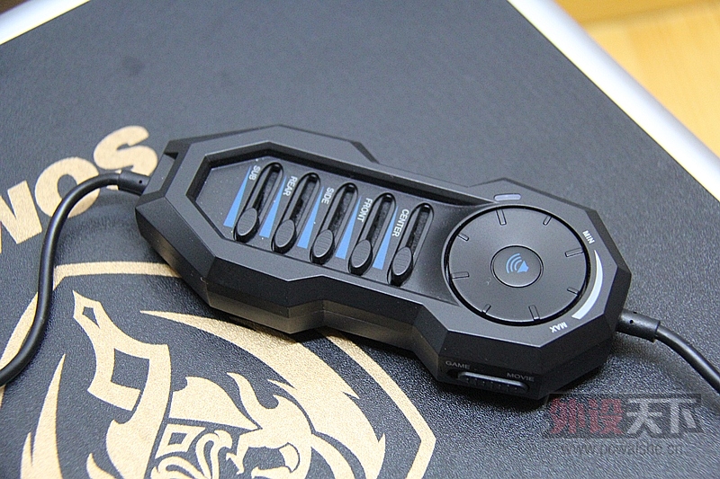 ��������˶����G989HD ����7.1�����𶯶���ͷ��ʽ��Ϸ����