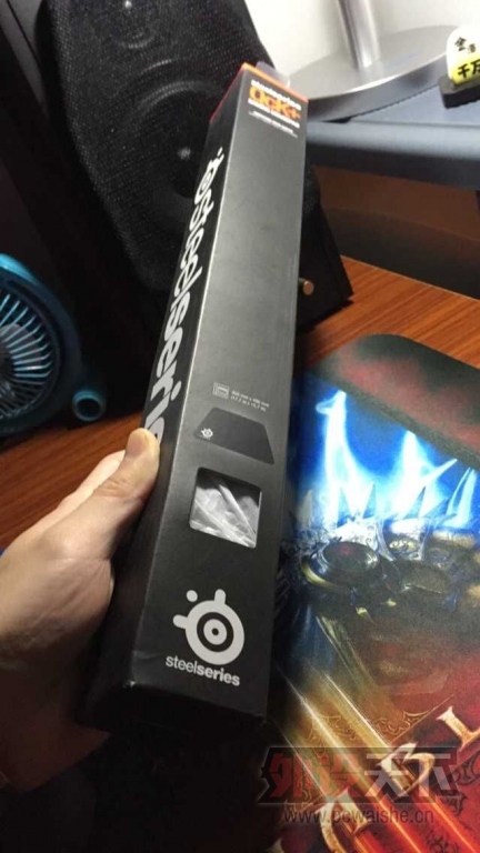 ���Ϻ���STEELSERIES QCK+  60Ԫ