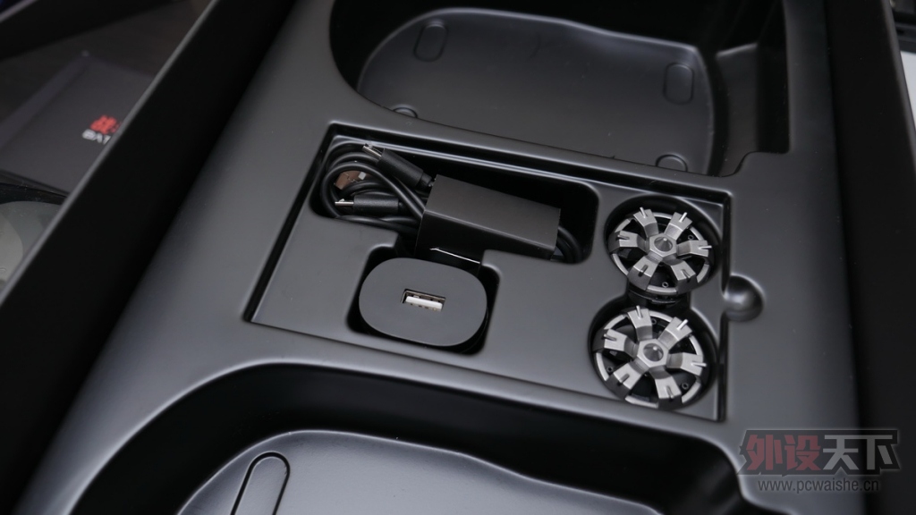 �ƶ�ս�� ZEGA ����ս�� ����ң�ض�ս̹��