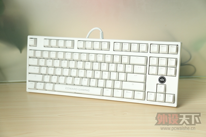 �׿��ɫ���Ų�Ʒ ħ��Ѽ2087 S2 EDG���е����ʵ���ױ�