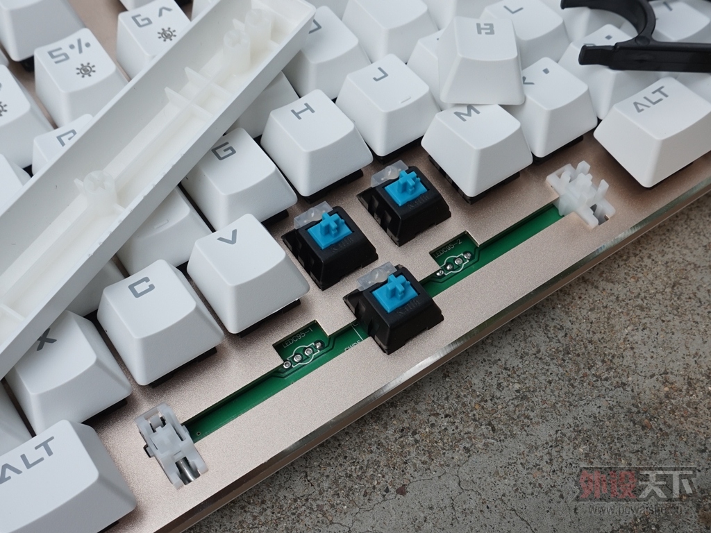 ���ϲʺ磬�Զ��ʺ磬ɭ�������ЫV628 RGB��е��������