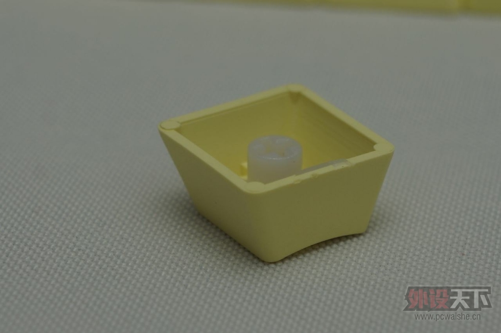 ���ѳ��������еĹ�â�D�D������37����ɫ��ɫ����͸���ñ����С��