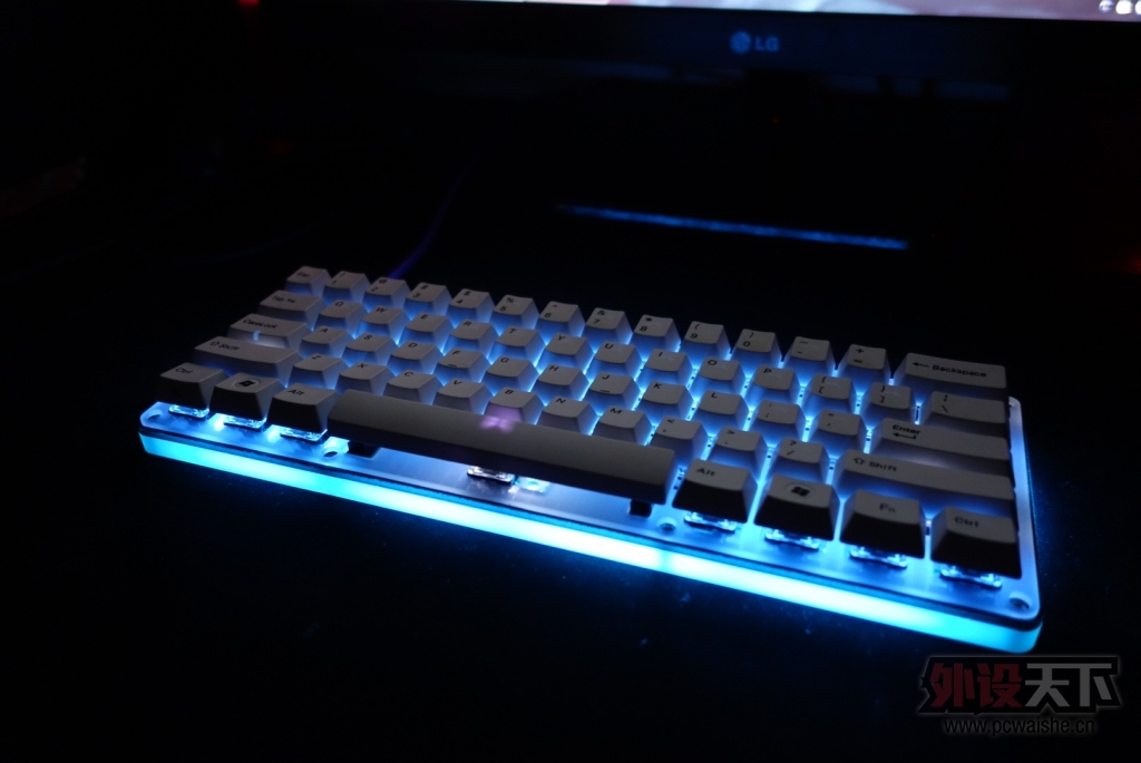 �ѳ����Ϻ���һ��ԭװB.Face ���� 9�� 1000 ����