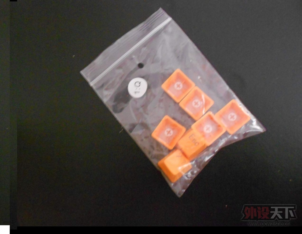 �����߶�ɫ����͸���ñ����