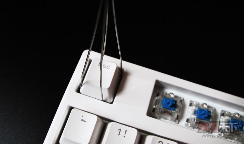 ������ң�DUCKY 2087 S2 EDGս�Ӱ�ɫ�������������濪�������