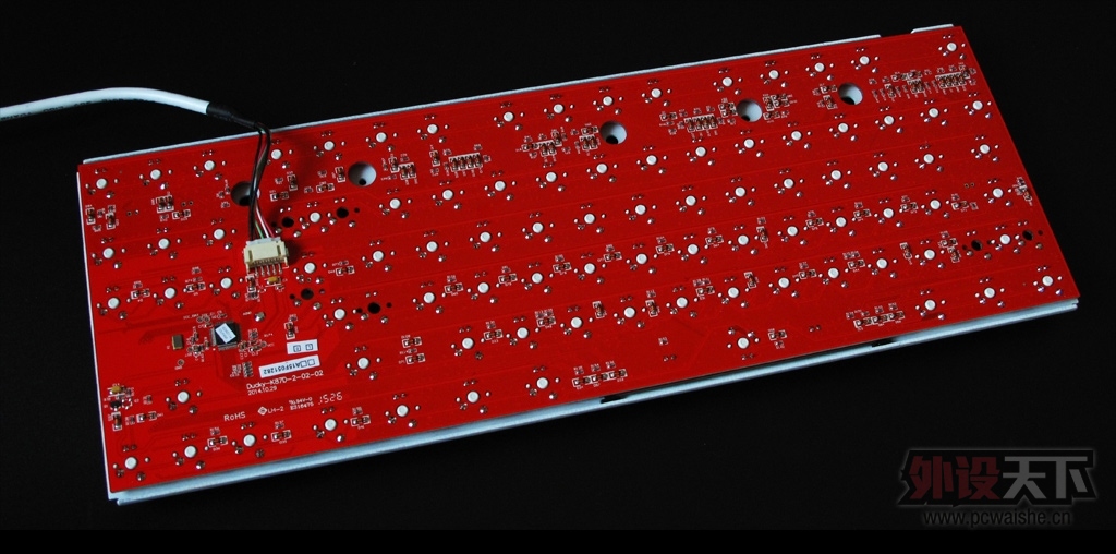 ������ң�DUCKY 2087 S2 EDGս�Ӱ�ɫ�������������濪�������