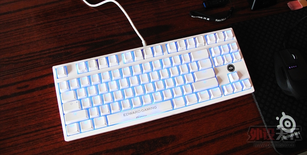 ������ң�DUCKY 2087 S2 EDGս�Ӱ�ɫ�������������濪�������