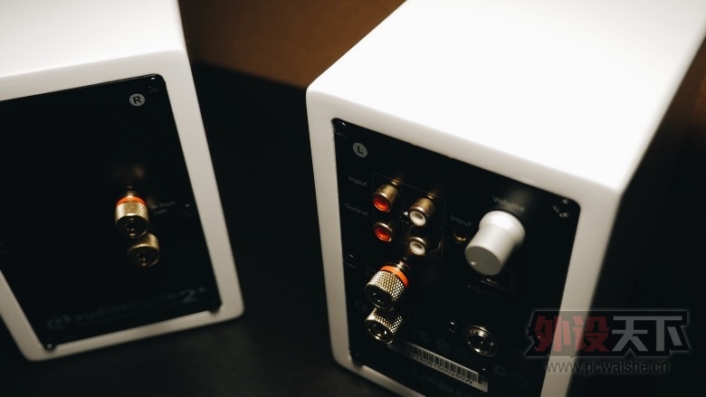 յ  Audioengine A2+ ɫ