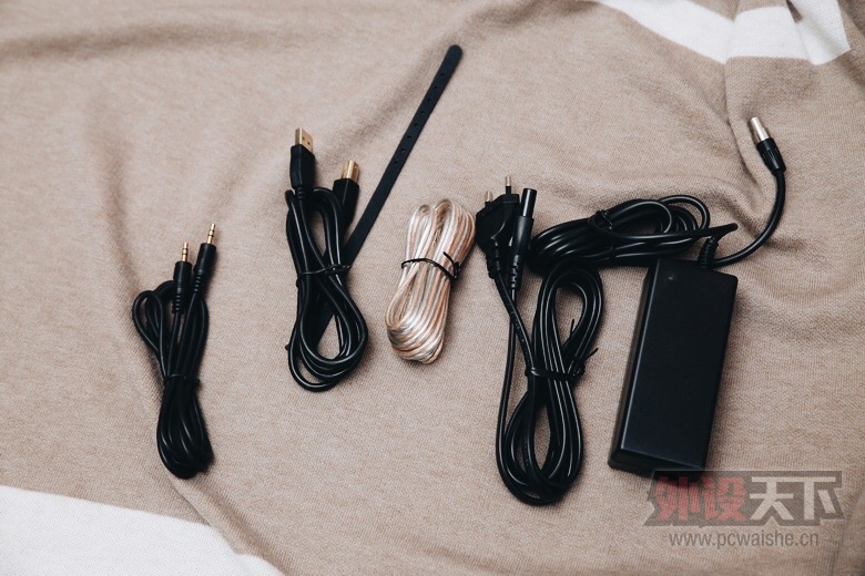 յ  Audioengine A2+ ɫ