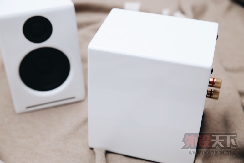 յ  Audioengine A2+ ɫ