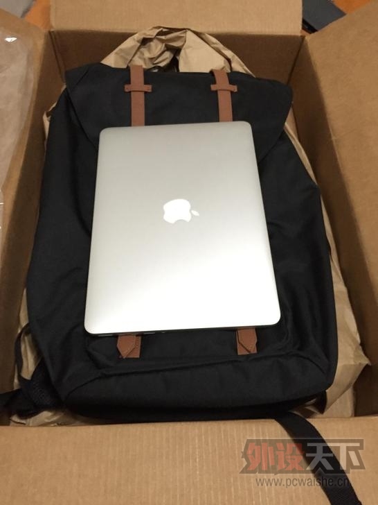 �����ݡ�Herschel Supply Co. Little America ��ɫ˫�米�� 479�����ѽ���