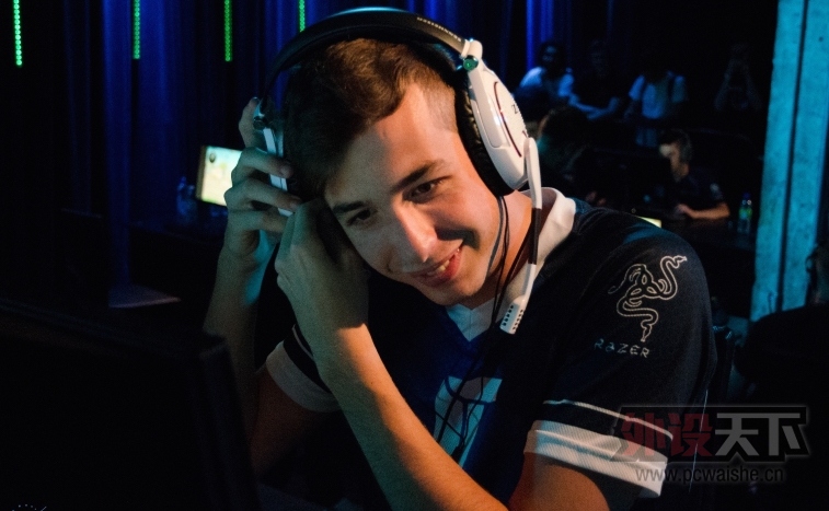 󼴶 EnVyUsǶIEM Gamescom