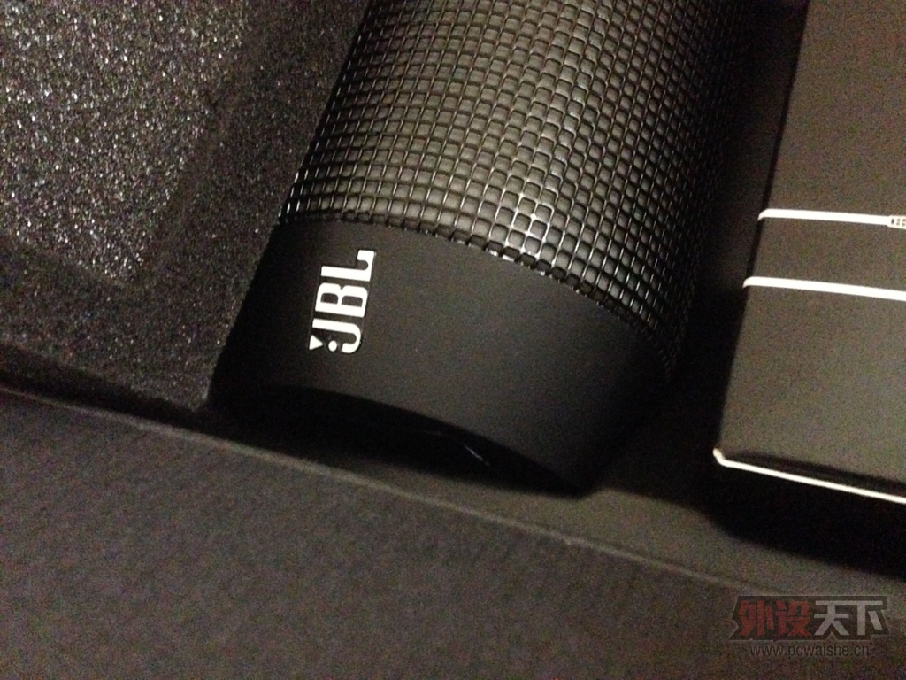 ��������������JBL PULSE���������������죬�Ե���ʮ