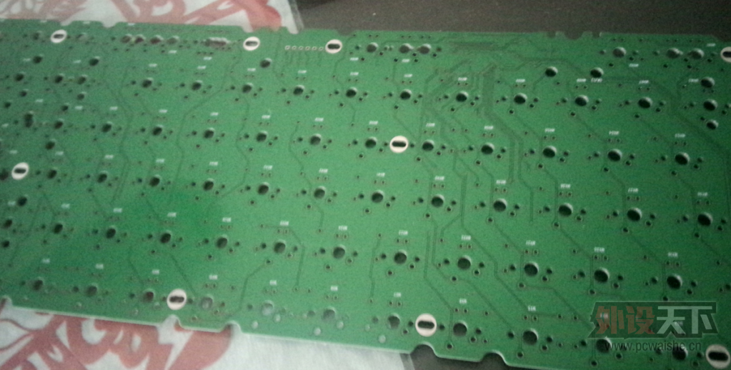 ��ʯ��ׯ���޼�ue900sBmin84�׼�̫����ɫ�׵׺���9�� ����