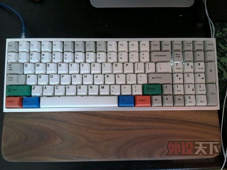 �����ա�1800�Ұ׺ڼ�ñ��GMK����RGB