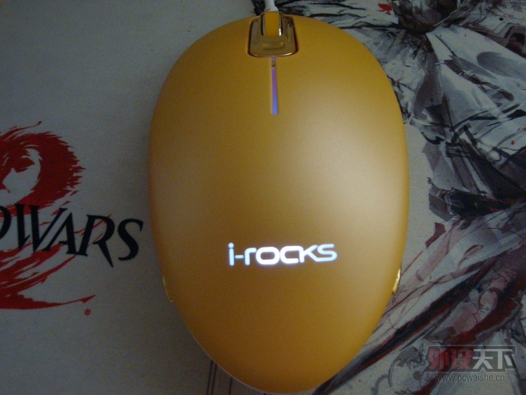 ɫ i-rocks IM8 ̽ɫи