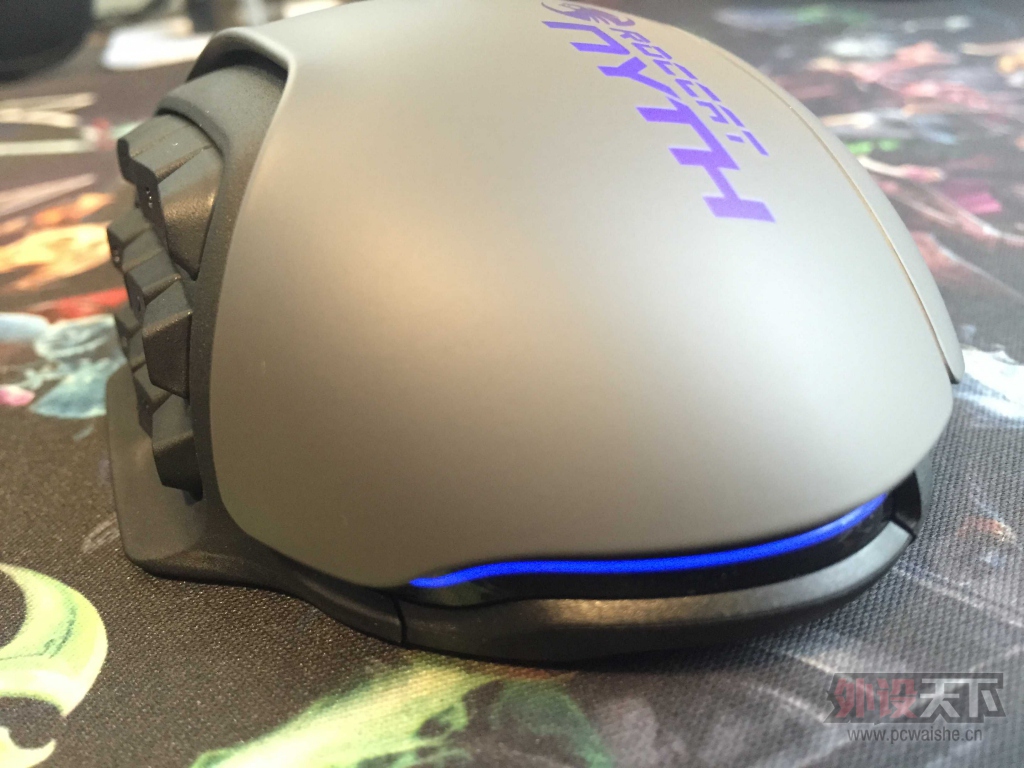���ʣ������ֵ� ROCCAT NYTH���䡣